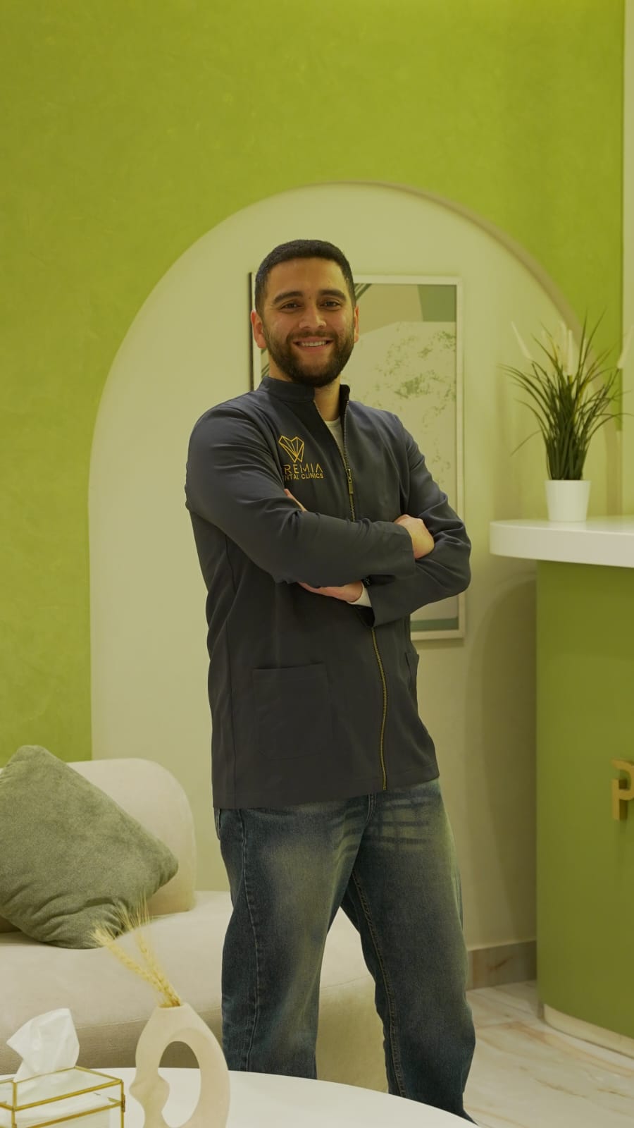 دكتور محمد ياسر اخصائي التركيبات الثابته والمتحركه