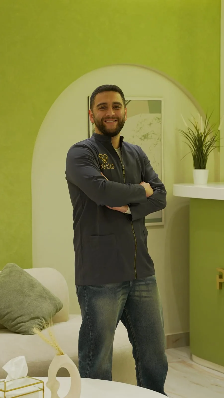 دكتور محمد ياسر اخصائي التركيبات الثابته والمتحركه